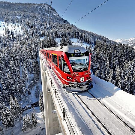 Posthotel Holiday Villa Arosa Exterior foto